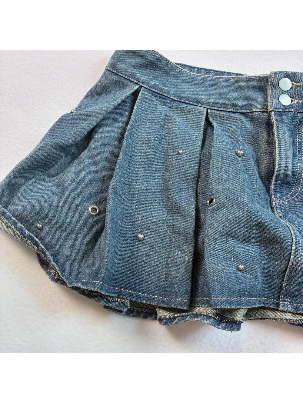 Denim pleated mini skirt with studs grommets Size medium by Third Charm (Pacsun)